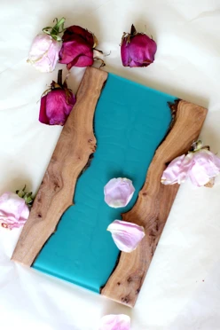 Сервировочная доска из дерева со смолой, 30х20 см