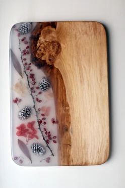 Сервировочная доска из дерева со смолой, 30х20 см