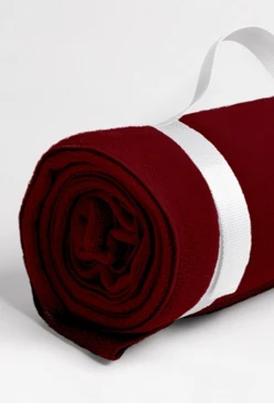 Плед Свиток (с ремешком и вставкой из оксфорда) флисовый 155х170 см, однотонный бордовый