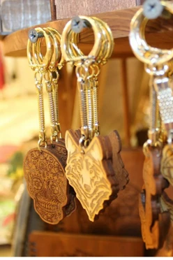 Брелок из дерева, прямоугольный, 4х6 см