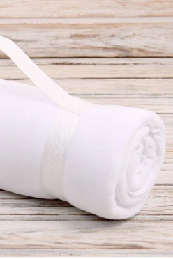 Плед Вдохновение (с ремешком) флисовый 155х170 см, однотонный белый