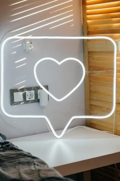 Светильник дизайнерский неоновый "Большой лайк"