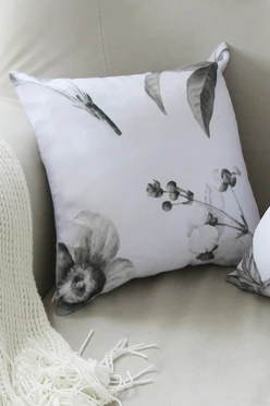 Подушка из габардина 35х35 см (холлофайбер), с полной запечаткой "Монохром"