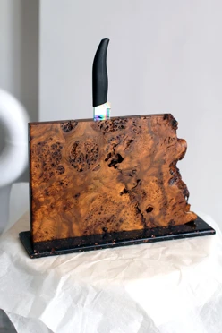 Магнитный держатель для ножей из дерева со смолой, 30х25 см