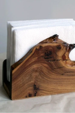 Салфетница из дерева
