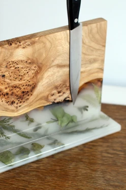 Магнитный держатель для ножей из дерева со смолой, 30х25 см