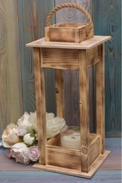 Деревянный подсвечник с гравировкой, 15*15*40см