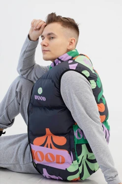 Жилет Морган с подкладом из лебяжьего пуха унисекс, с полной запечаткой "Wood"